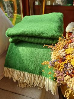 Koc z wełny nowozelandzkiej MAGDA 150x200 diagonalny zielony