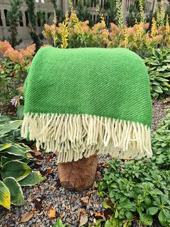 Koc z wełny nowozelandzkiej MAGDA 150x200 diagonalny zielony