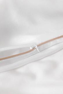 Poszewka bambusowa 40x60 biała ze złotą bizą