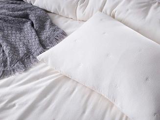 Poszewka fakturowana struktura do narzuty Dotta 45x45 kremowa z haftem kropek