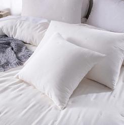 Poszewka fakturowana struktura do narzuty Dotta 45x45 kremowa z haftem kropek