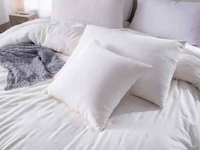 Poszewka fakturowana struktura do narzuty Dotta 45x45 kremowa z haftem kropek