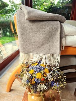 Koc wełniany z frędzlami 140x200 kaszmir dwustronny beżowo-brązowy