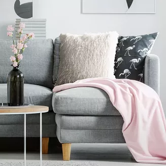 Poszewka dekoracyjna ADORE 45x45 Eurofirany biała futrzana