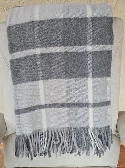 Koc wełniany z frędzlami 160x200 kratka szara grafitowa