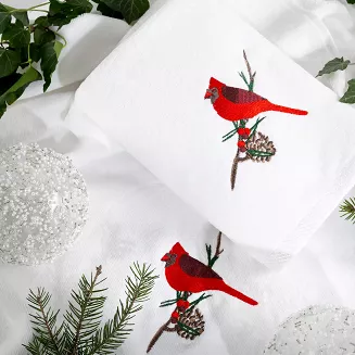 Ręcznik świąteczny PINO 70x140 Eurofirany biały ozdobiony czerwonym haftem jemiołuszki