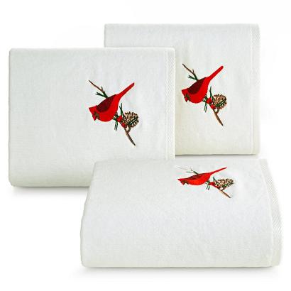 Ręcznik świąteczny PINO 70x140 Eurofirany biały ozdobiony czerwonym haftem jemiołuszki