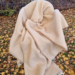 Koc wełniany jagnięcy z frędzlami 150x200 beżowy