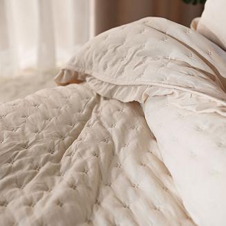 Narzuta dekoracyjna z falbaną WERONA 200x220 beżowa