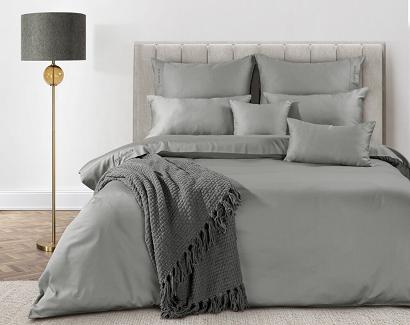 Pościel satynowa ELEGANT1C 160x200 Eva Minge Eurofirany stalowa z haftowanym logo