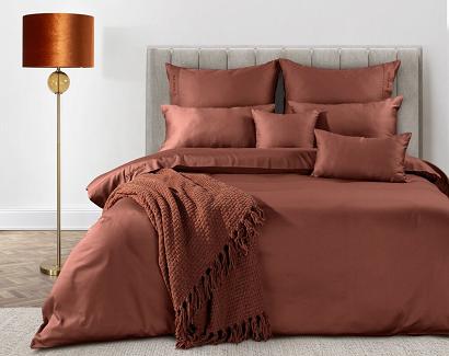 Pościel satynowa ELEGANT1I 140x200 Eva Minge Eurofirany marsala z haftowanym logo