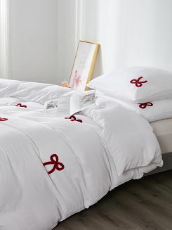 Biała dekoracyjna pościel w kokardki 220x200 CUTY KOKARDKI