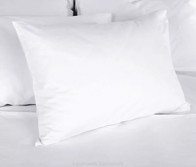 biała poszewka hotelowa standard 70x80 zamek
