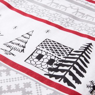 Pościel flanelowa FLANELOVE 180x200 świąteczny wzór chatki i choinek na białym tle