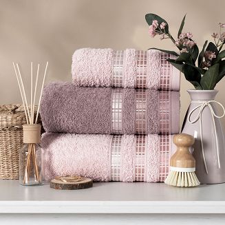 Ręcznik bawełniany LUXURY 70x140 liliowy z bordiurą w geometryczne pasy