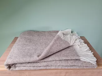 Koc wełniany z frędzlami 150x200 DIAGONAL wełna nowozelandzka beżowy