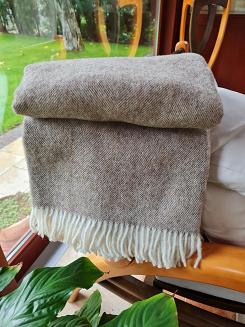 Koc wełniany z frędzlami 150x200 DIAGONAL wełna nowozelandzka beżowy