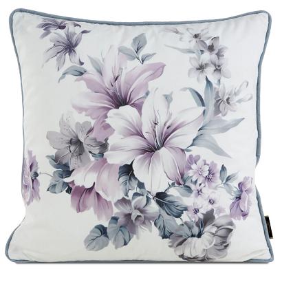 Poszewka dekoracyjna VELVET 45x45 Eurofirany kremowa fioletowa kwiaty hibiskusa