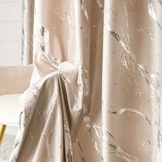 Zasłona gotowa na taśmie MARMA 140x250 ciemnokremowa ze srebrnym nadrukiem