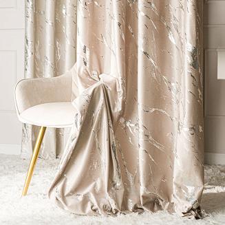 Zasłona gotowa na taśmie MARMA 140x250 ciemnokremowa ze srebrnym nadrukiem