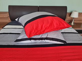 Pościel satynowa 220x200 szara czarna czerwona w pasy