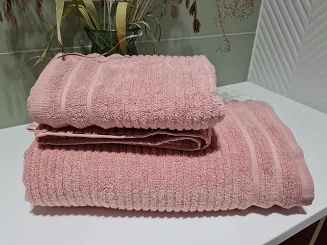 Ręcznik bawełniany SAMMY 70x140 Eurofirany pudrowy wytłaczane pasy