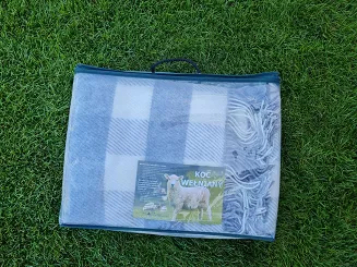 Koc wełniany jagnięcy z frędzlami 160x200 krata popielaty ekri