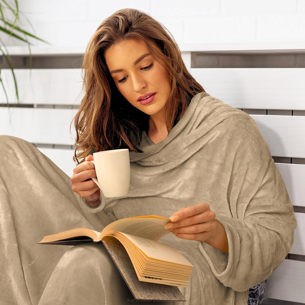 Koc narzuta BINGIE 150x180 miodowy z rękawami TV