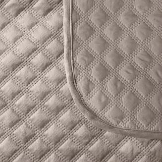 Narzuta dekoracyjna VELVI 170x210 pikowana w geometryczny wzór szarobeżowa