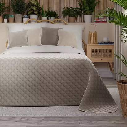 Narzuta dekoracyjna VELVI 170x210 pikowana w geometryczny wzór szarobeżowa