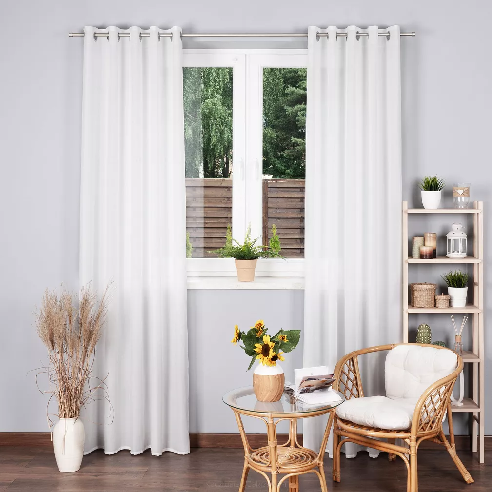 Zasłona gotowa na przelotkach BASIC 145x300 półprzezroczysta biała