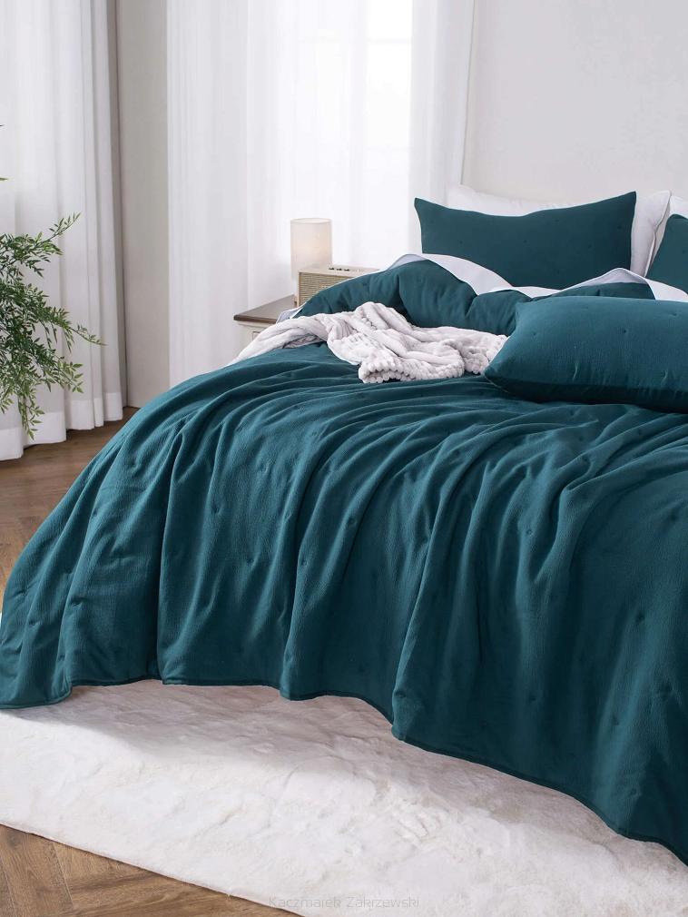 Narzuta dekoracyjna fakturowana Dotta 200x220 szmaragdowa z haftem kropek