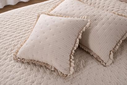 Poszewka karbowana struktura do narzuty Amour 45x45 beżowa pikowana z falbanką