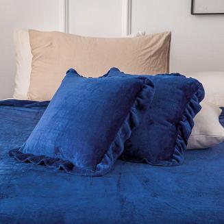 Koc narzuta Ruffly 200x220 granatowy z falbankami