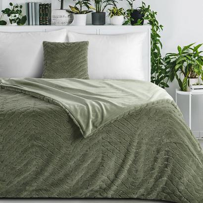 Koc narzuta KATE 150x200 Eurofirany oliwkowy futrzany puszysty z efektem 3D