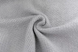 Koc bawełniano-akrylowy PURE 150x200 jasnoszary jacquard gofrowy wzór z frędzlami