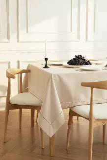 Beżowy Obrus z Mereżką 140x320 CLASSY