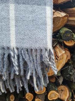 Koc wełniany z frędzlami 160x200 kratka ekri grafitowa