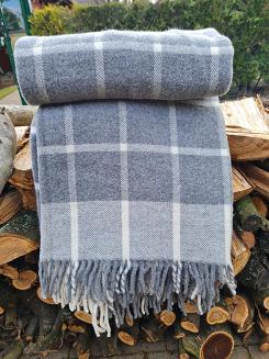 Koc wełniany z frędzlami 160x200 kratka ekri grafitowa