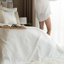 Narzuta dekoracyjna AVILA 200x220 pikowana wzór geomatryczny biała