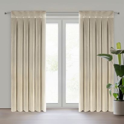 Zasłona gotowa na szelakach ALITA 140x250 Eurofirany beżowa umarszczona ozdobiona na górze guzikami