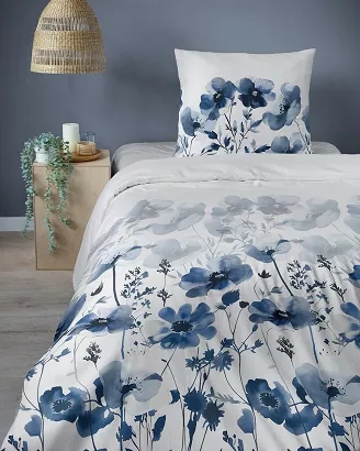 Pościel satynowa Home Satin 140x200 biała w akwarelowe niebieskie kwiaty