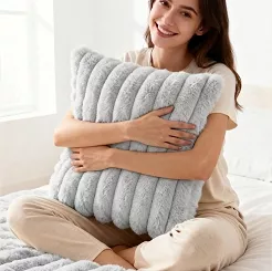 Poszewka dekoracyjna BUNNY 50x70 popielata Futrzana Puszysta Miła