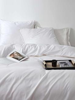 Pościel satyna bawełniana Queen Premium 220x200 biała ze złotą lamówką