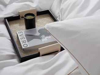 Pościel satyna bawełniana Queen Premium 220x200 biała ze złotą lamówką