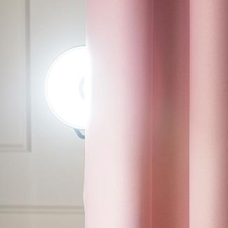 Zasłona gotowa typu blackout na przelotkach DONA 140x 250 pastelowy różowy