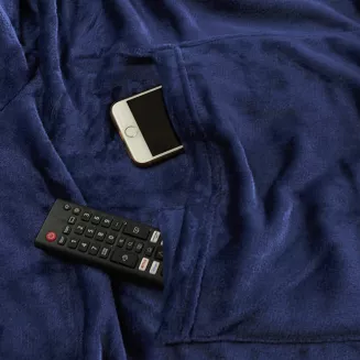 Koc narzuta BINGIE 150x180 granatowy z rękawami TV