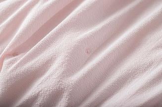 Poszewka fakturowana struktura do narzuty Dotta 45x45 pudrowa z haftem kropek