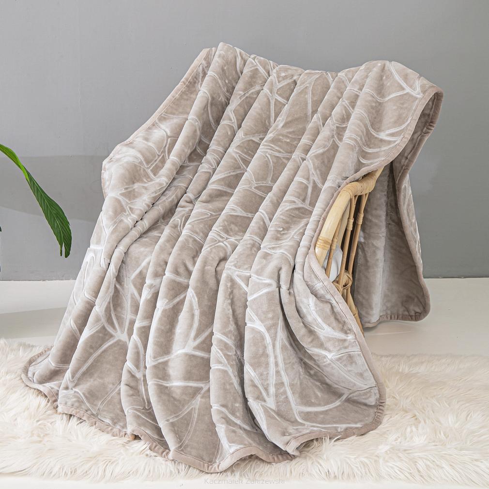 Koc akrylowy na fotel tłoczony LIV 80x160 gruby ciepły taupe