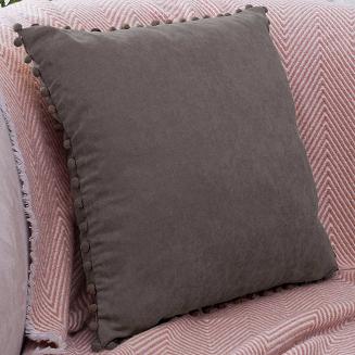 Poszewka dekoracyjna PONPON 45x45 Darymex zamszowa z pomponami szara